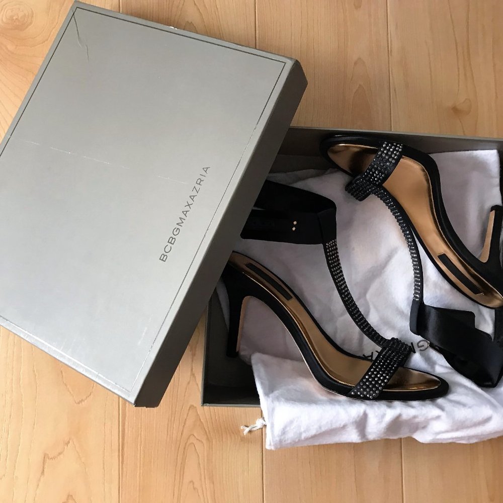 T strap sandal